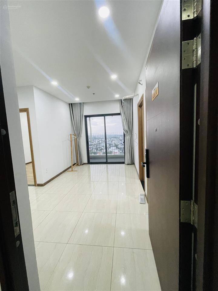 Chính chủ bán nhanh căn góc bcons plaza 2pn/2wc  giá 2.450 tỷ full. ngân hàng cho vay 70%