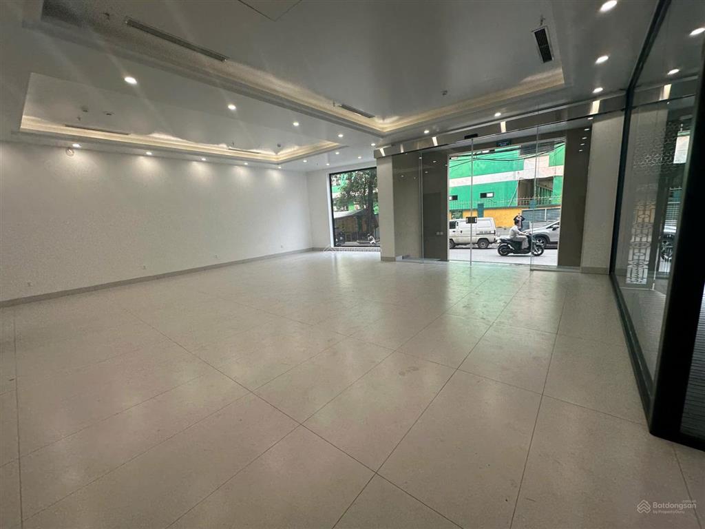 Văn phòng 130m2 siêu đẹp tại mễ trì, bàn giao mới cứng y hệt hình, giá thương lượng thoải mái