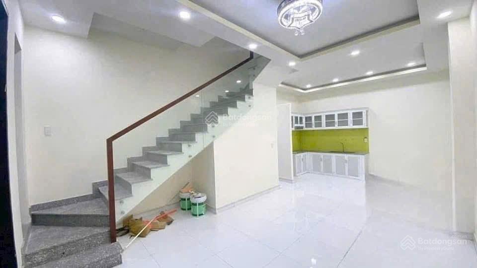 Nhà 2pn 2 tolet đậu oto trước nhà sạch sẽ gần bệnh viện y học cổ truyền