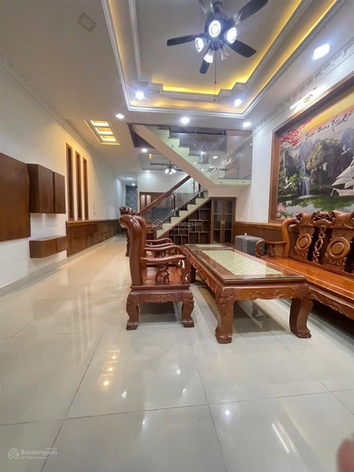Cho thuê nhà mới sẵn nội thất sân oto vào ở ngay