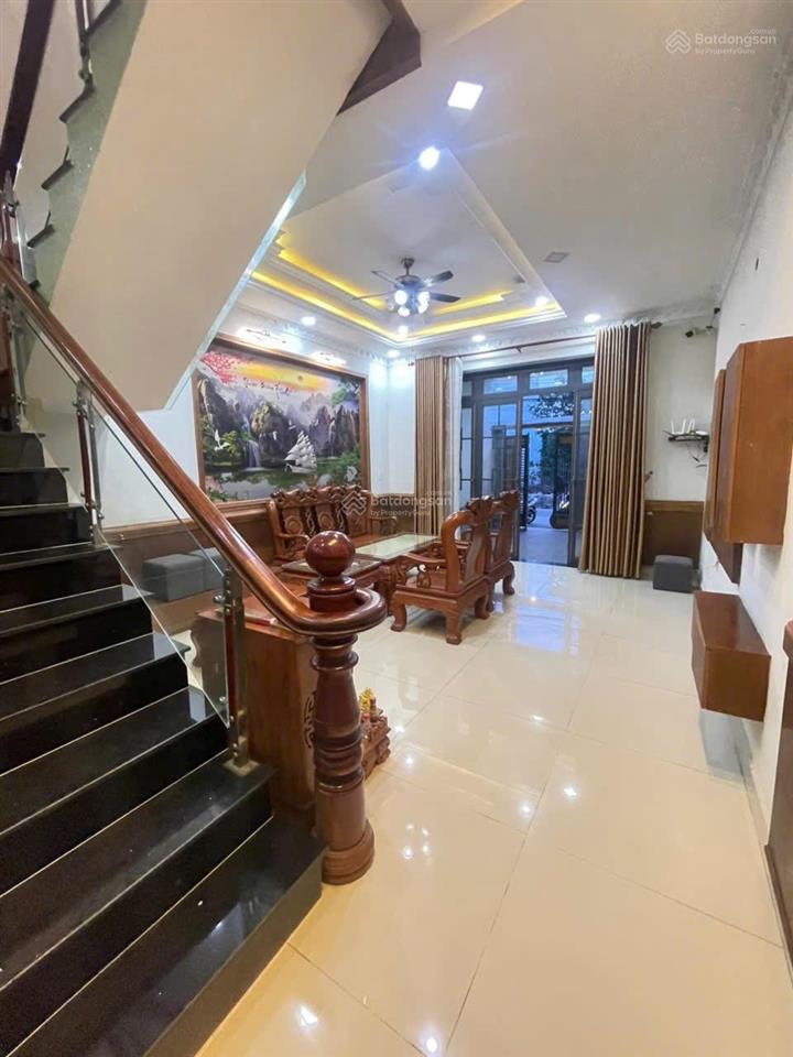 Cho thuê nhà mới sẵn nội thất sân oto vào ở ngay