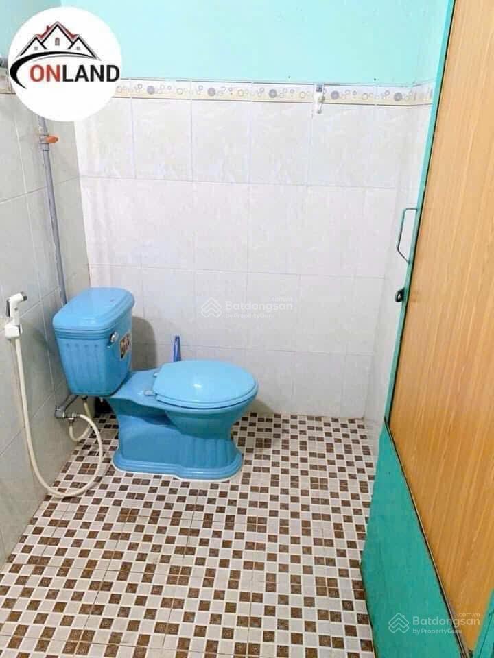 Nhà nhỏ sạch sẽ có gác lửng, đậu oto thoải mái. gần trường học nguyễn bỉnh khiêm
