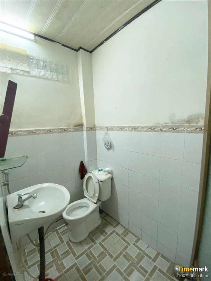 Nhà lầu sạch sẽ 2pn ngay trung tâm vào ở ngay
