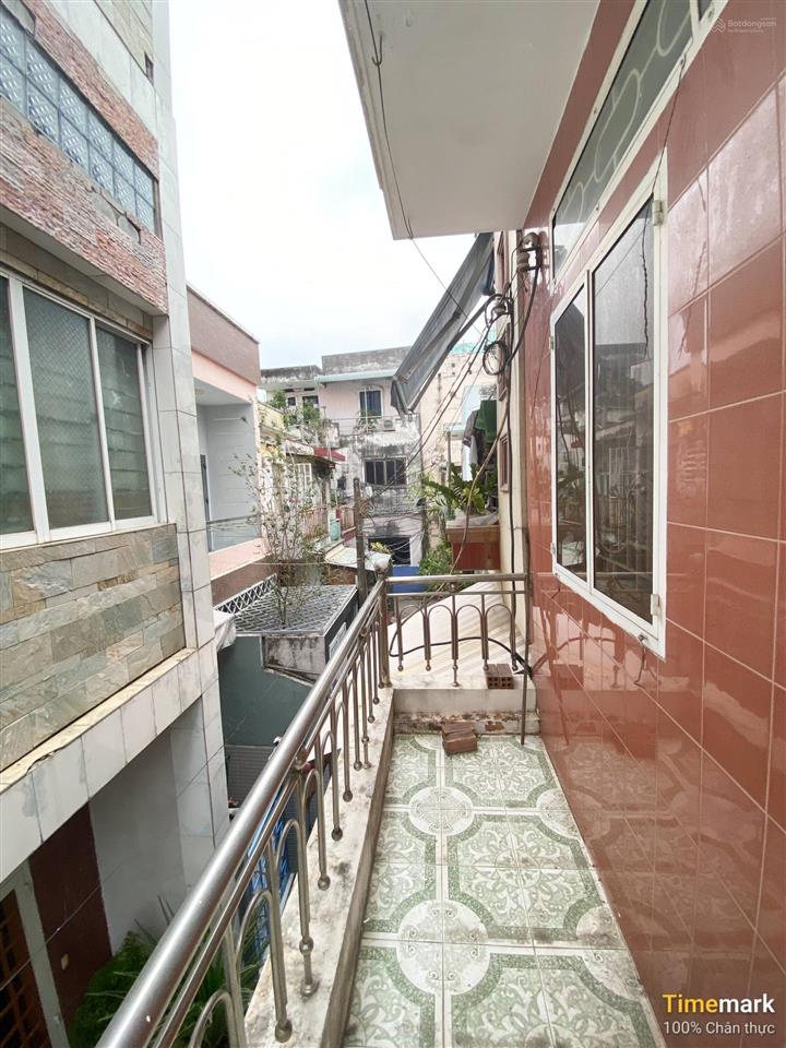 Nhà lầu sạch sẽ 2pn ngay trung tâm vào ở ngay
