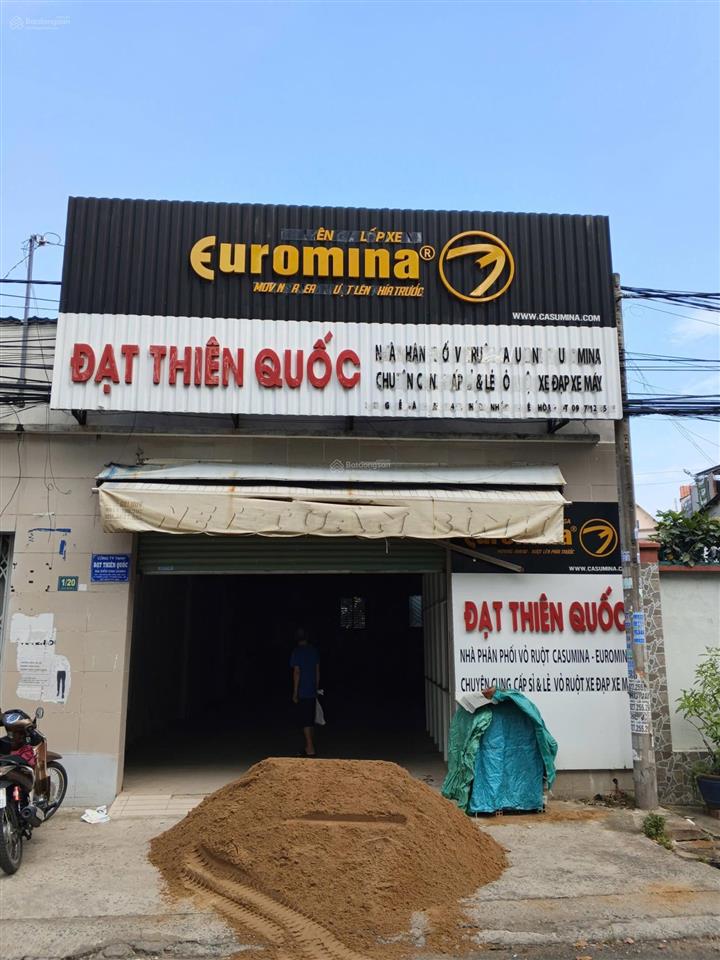 Mặt bẳng 160m có sẵn văn phòng . đường oto tải phù hợp kho giao hàng.