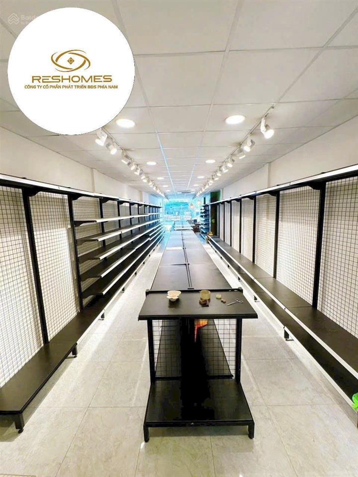 Nhà 4 lầu trống suốt có cửa kính gần chợ bến xe biên hòa. phù hợp văn phòng, showroom, spa, dạy học