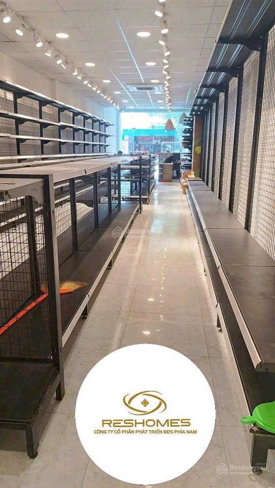 Nhà 4 lầu trống suốt có cửa kính gần chợ bến xe biên hòa. phù hợp văn phòng, showroom, spa, dạy học