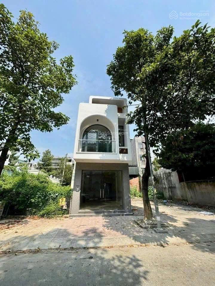 Nhà mới xây 2pn 2 tolet có sân thượng ngay trung tâm d2d võ thị sáu