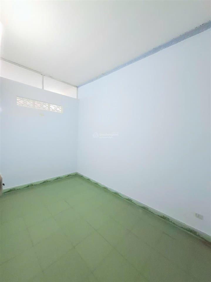 Nhà lầu 3pn để oto ngay bến xe ngã 4 vũng tàu