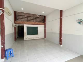 Nhà cấp 4 1pn có gác 70m2. sẵn máy lạnh quạt sạch sẽ vào ở ngay
