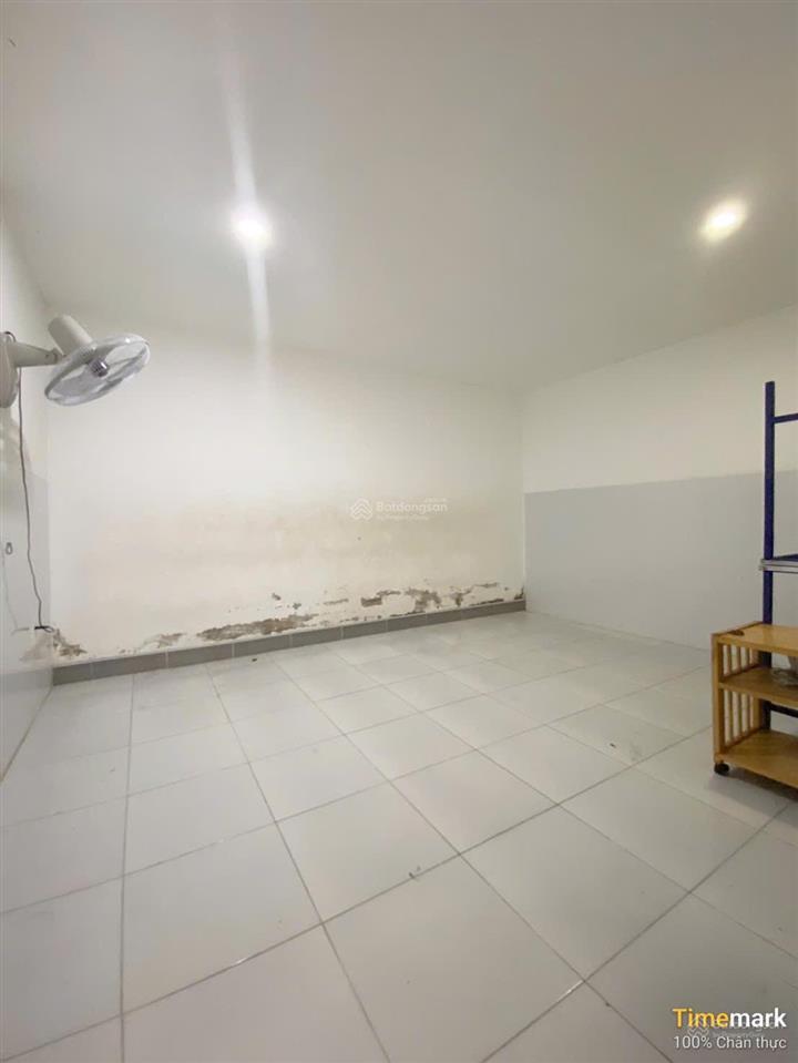 Nhà cấp 4 1pn có gác 70m2. sẵn máy lạnh quạt sạch sẽ vào ở ngay