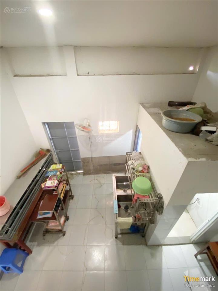 Nhà cấp 4 1pn có gác 70m2. sẵn máy lạnh quạt sạch sẽ vào ở ngay