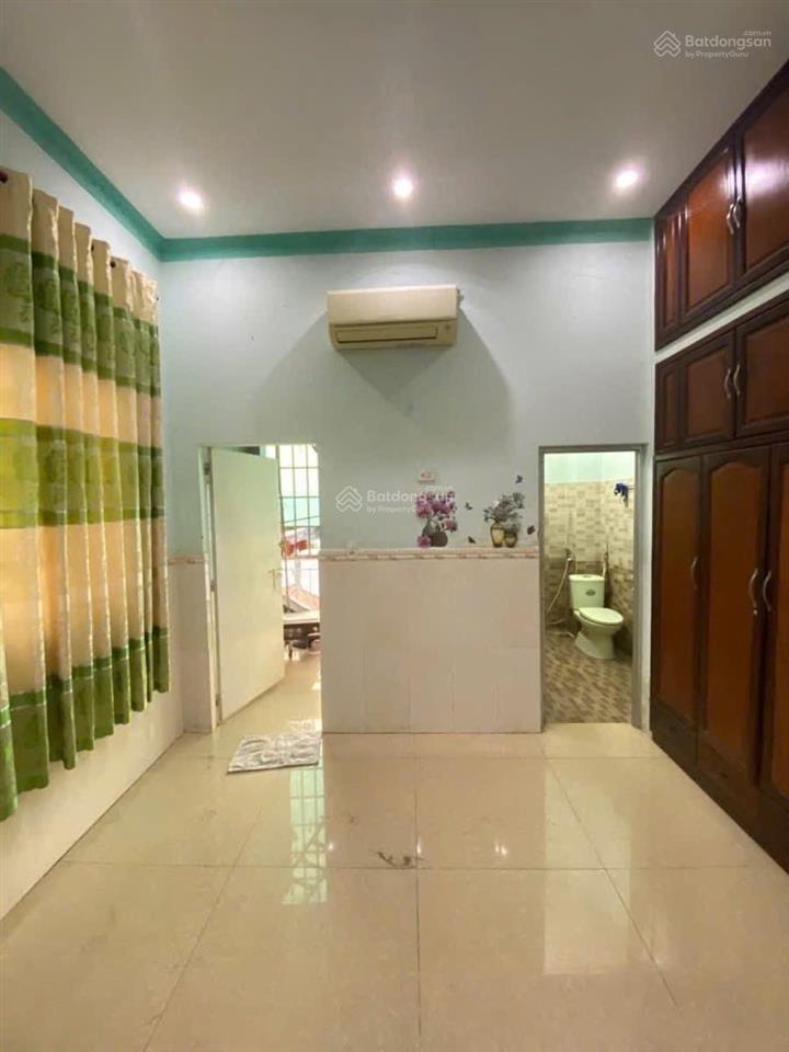 Nhà 2 lầu 4pn, 4 tolet, sân đậu 2 oto, gần quảng trường tỉnh
