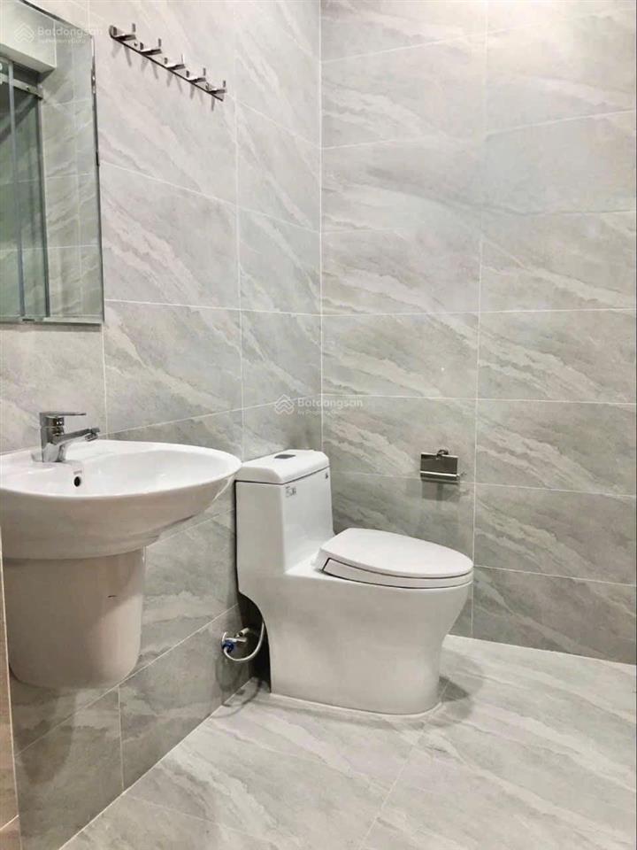 Căn hộ full nội thất ban công rộng có thang máy, bảo vệ 24/24.