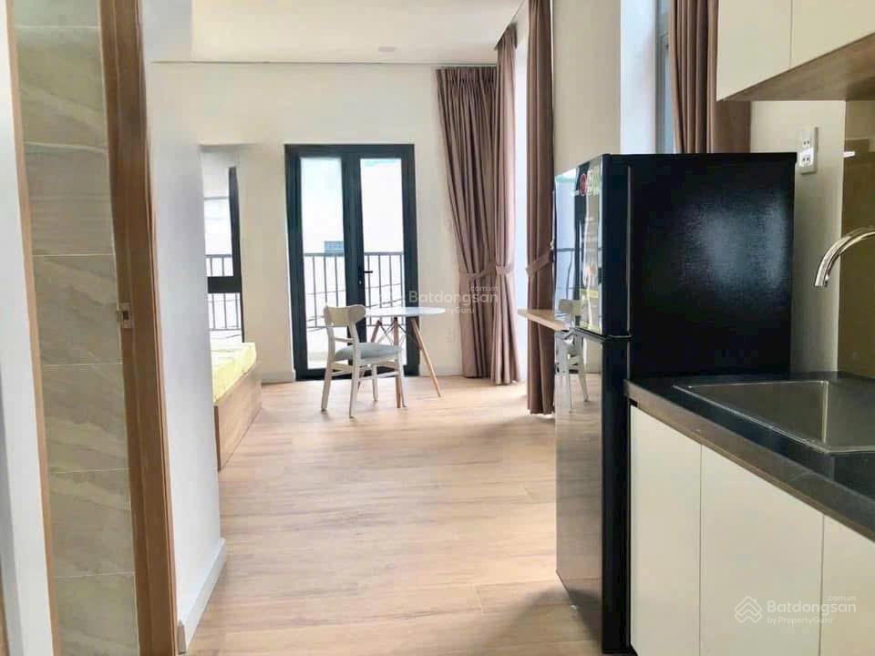Căn hộ full nội thất ban công rộng có thang máy, bảo vệ 24/24.