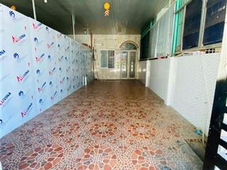 Nhà nguyên căn 100m2, sân đậu 2 ô tô, gần chợ, siêu thị, trường học