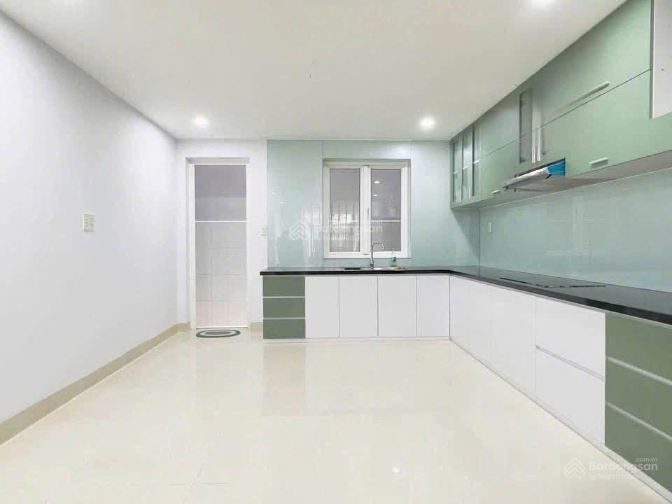 Nhà 3 lầu 6pn 6toilet ngay trung tâm khu d2d. đường võ thị sáu