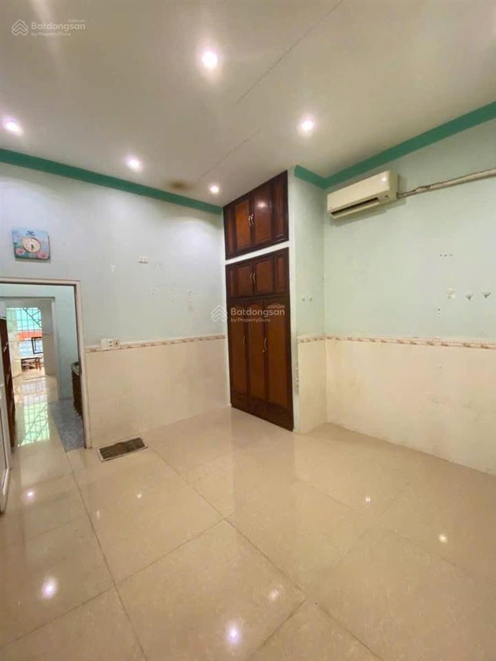 Nhà 2lầu 4 phòng ngủ 4 tolet sân đậu 2 oto gần quảng trưởng tỉnh