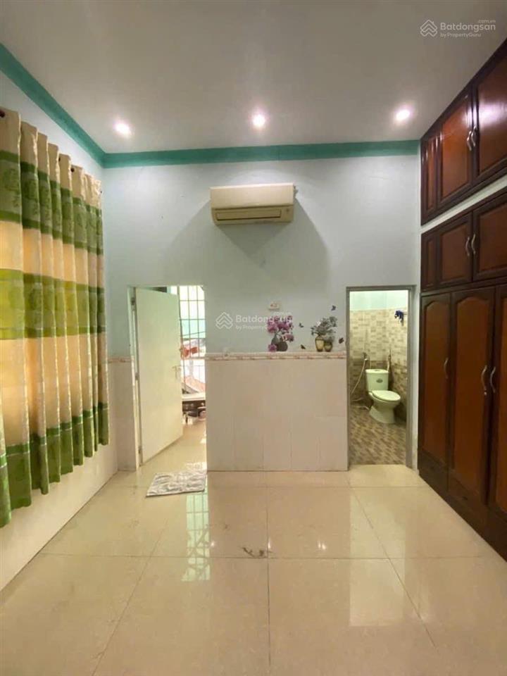 Nhà 2lầu 4 phòng ngủ 4 tolet sân đậu 2 oto gần quảng trưởng tỉnh