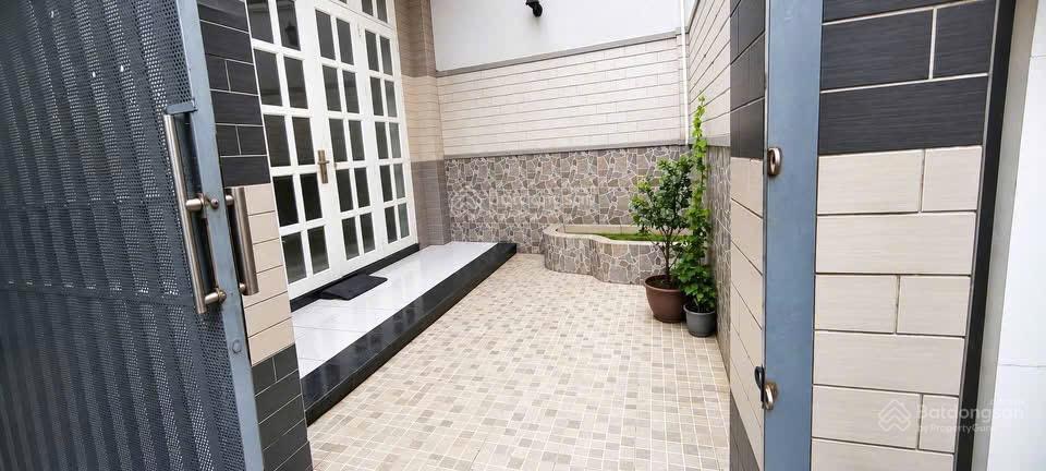 Nhà 95m2.3pn, 2 tolet ,sạch sẽ có sân xe máy ngay ga biên hòa. trường lê quý đôn