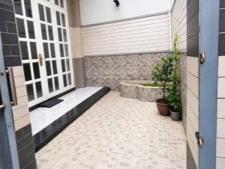 Nhà 95m2.3pn, 2 tolet ,sạch sẽ có sân xe máy ngay ga biên hòa. trường lê quý đôn