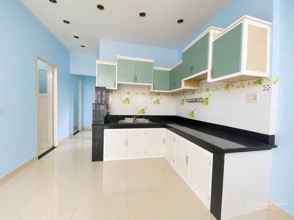 Nhà 95m2.3pn, 2 tolet ,sạch sẽ có sân xe máy ngay ga biên hòa. trường lê quý đôn
