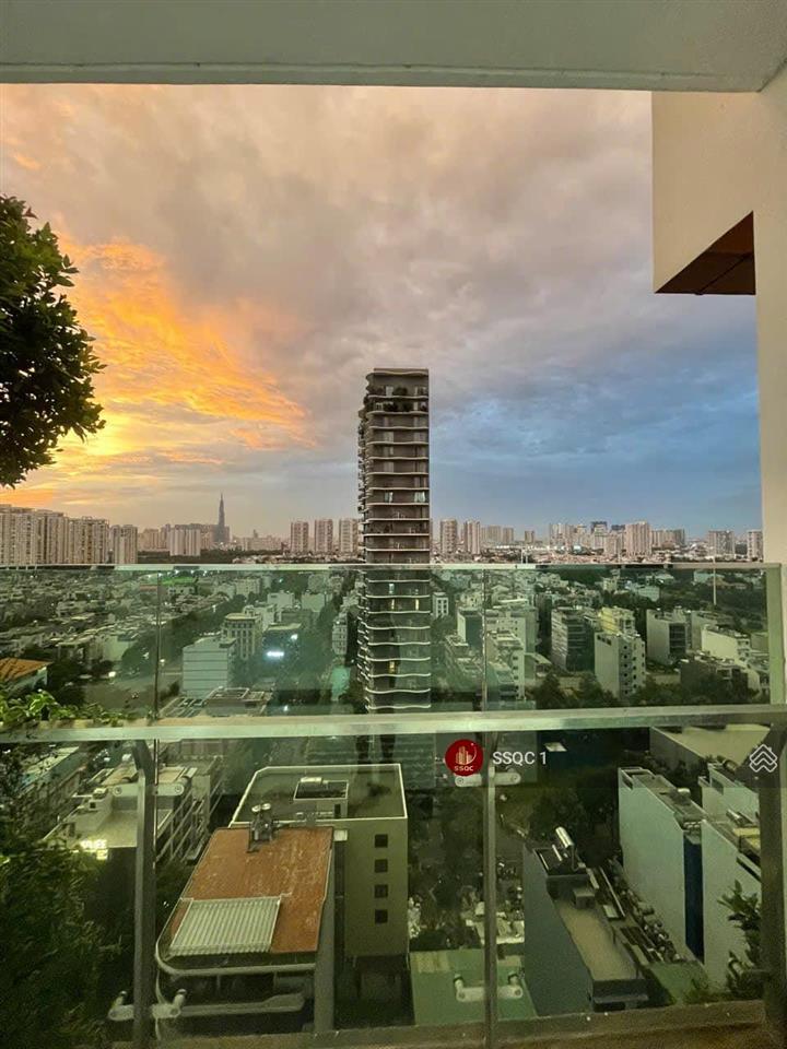 Tin thật 100%  bán căn hộ 1 phòng ngủ full nội thất hiện đại  tầng cao view đẹp  sẵn sổ hồng
