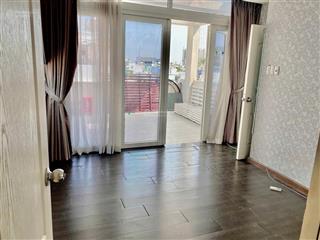 Phòng lầu 5 có sân chill riêng, bbq, trồng cây3tr2, l.h.phong q10