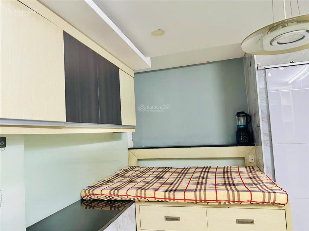 Phòng nhỏ tầng lửng, hxh 382 lê hồng phong p1 q10  2tr3