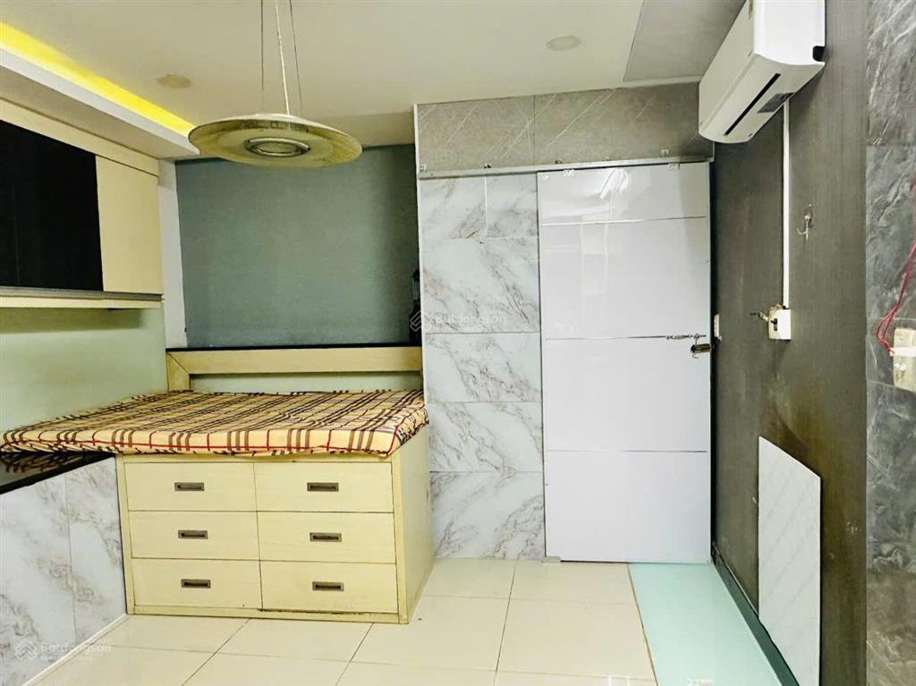 Phòng nhỏ tầng lửng, hxh 382 lê hồng phong p1 q10  2tr3