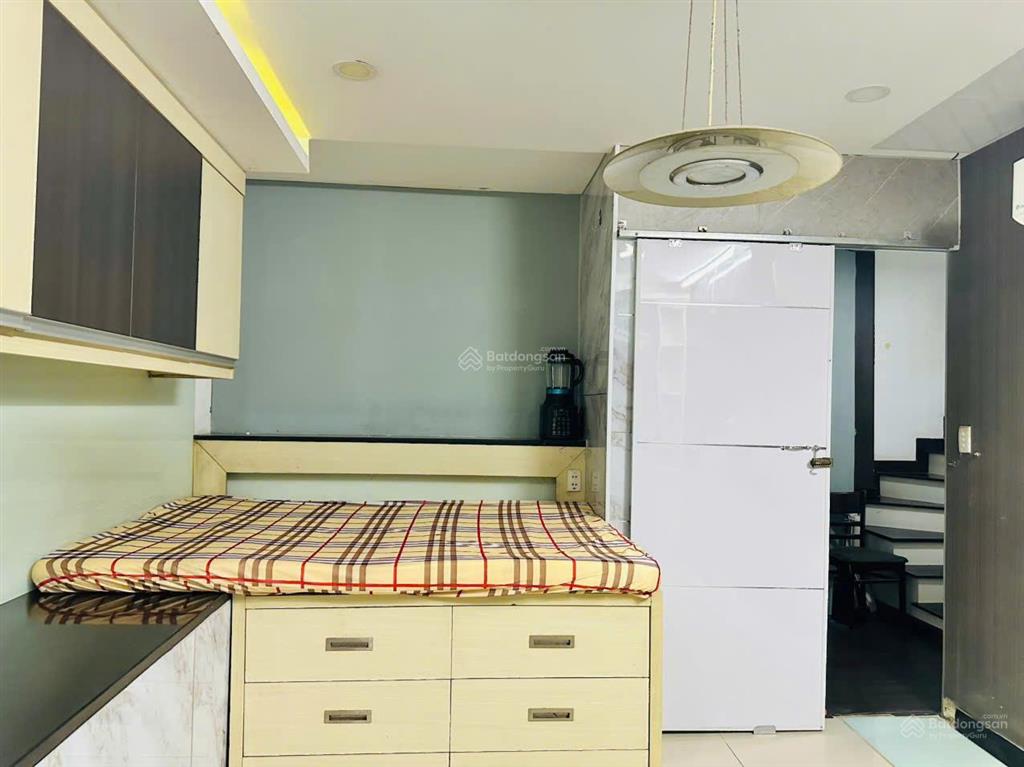 Phòng nhỏ tầng lửng, hxh 382 lê hồng phong p1 q10  2tr3