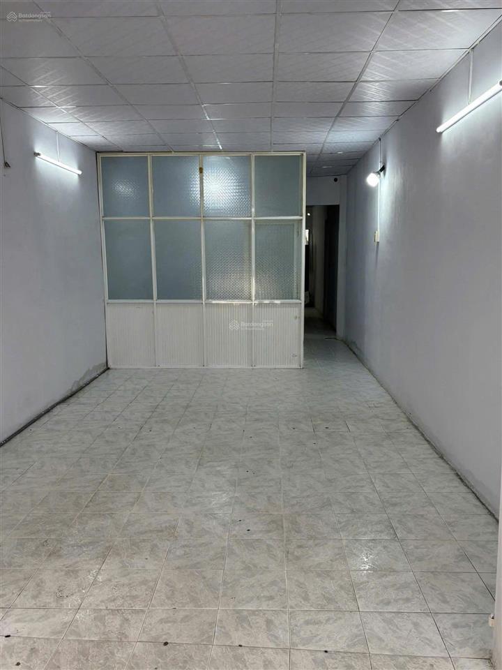 Mặt tiền lạc long quân, (3.6x21m 1 lầu)  17tr còn bớt