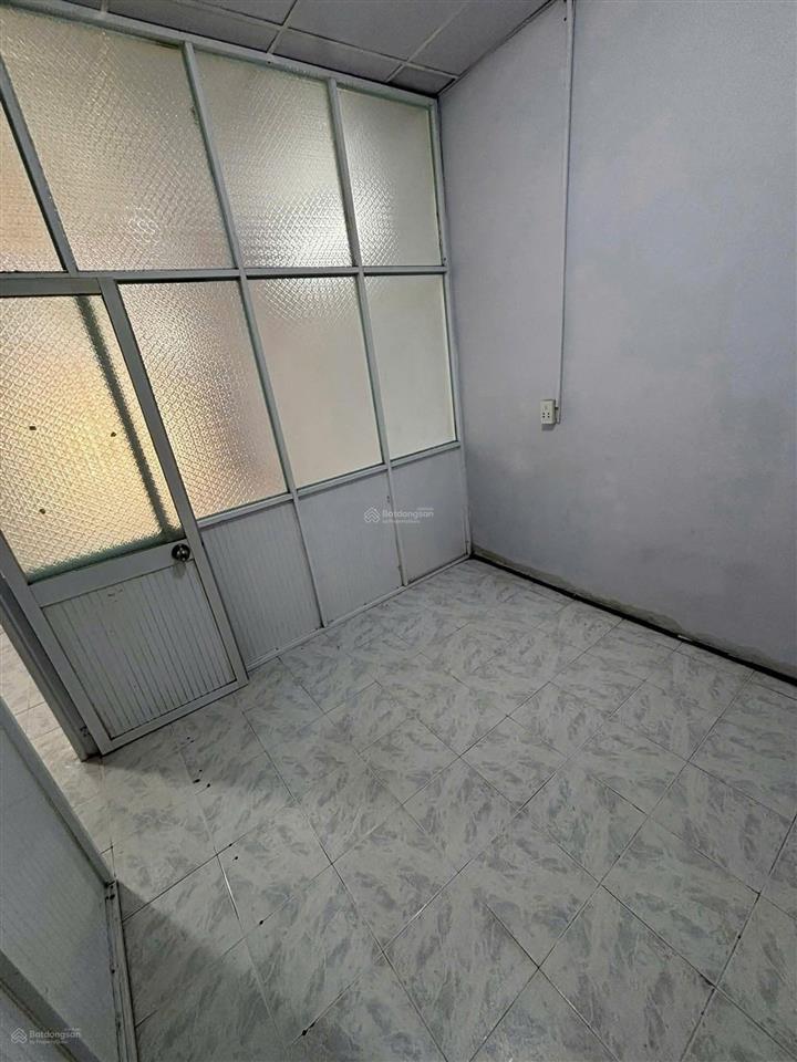 Mặt tiền lạc long quân, (3.6x21m 1 lầu)  17tr còn bớt
