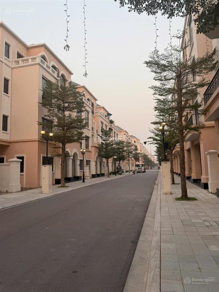 Chính chủ cần ra gấp 56 m2 vin 2 gần công viên bể bơi, chung cư , nhận nhà ở luôn sổ đỏ lâu dài