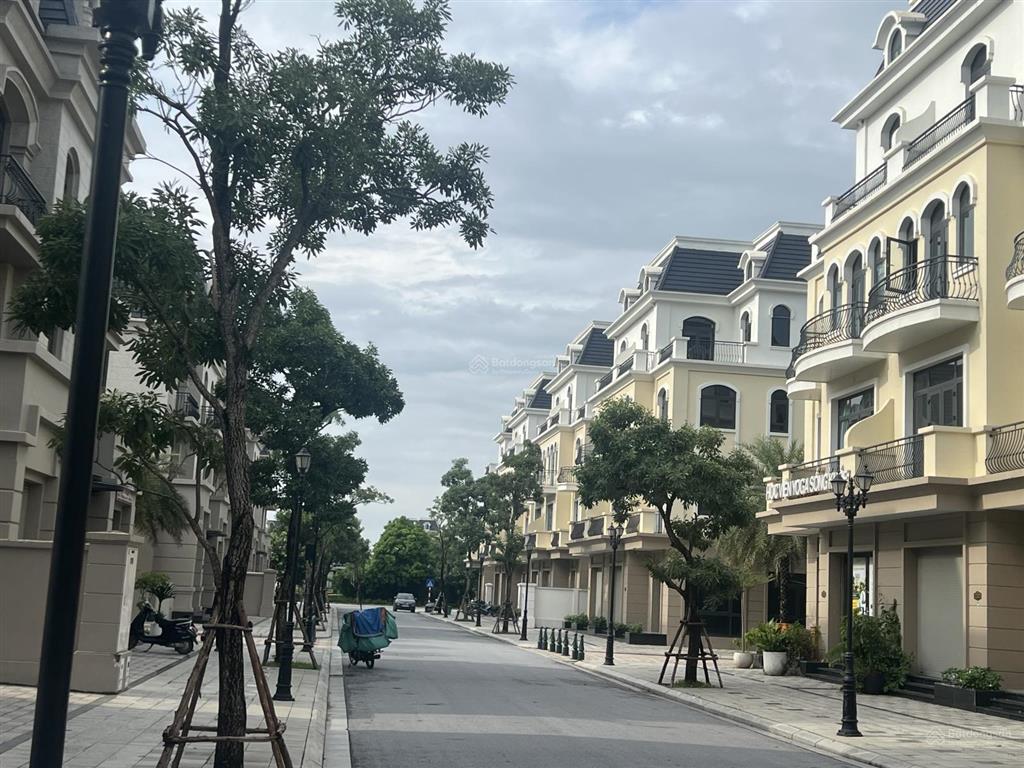 Bán biệt thự song lập kinh đô 150 m2, mặt tiền 10 mét, cạnh vincom, quảng trường