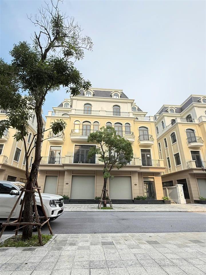 Bán biệt thự song lập kinh đô 150 m2, mặt tiền 10 mét, cạnh vincom, quảng trường