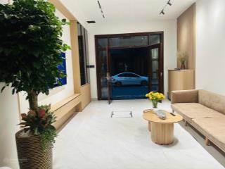 Cho thuê căn phố biển 56 m2 hoàn thiện sẵn 5 tầng , có thang máy , full đồ chỉ việc sách vali về ở