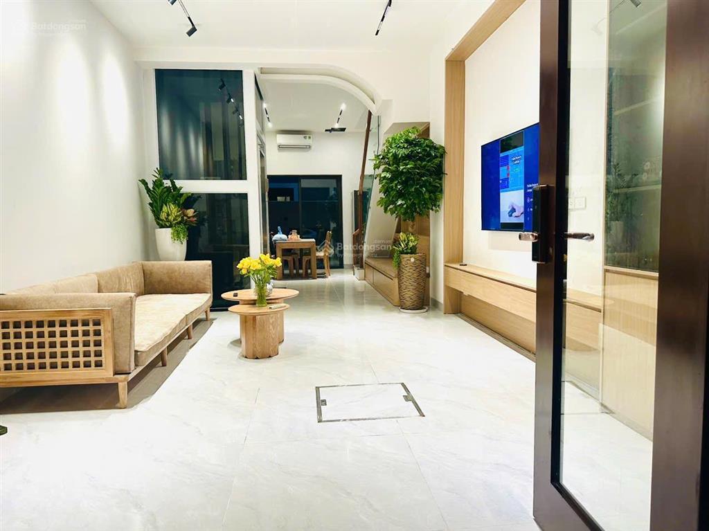 Cho thuê căn phố biển 56 m2 hoàn thiện sẵn 5 tầng , có thang máy , full đồ chỉ việc sách vali về ở