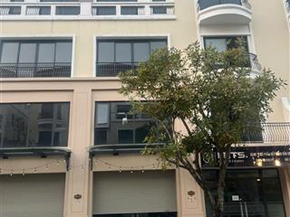 Cắt lỗ liền kề trục san hô 20 mét, sổ lâu dài, ngay chân sảnh chung cư masteri, cạnh biển hồ