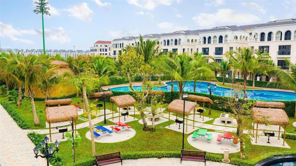 Cần bán gấp biệt thự 78m2 mặt tiền 6m, gần công viên bể bơi, thiết kế đẹp, diện tích sàn lớn