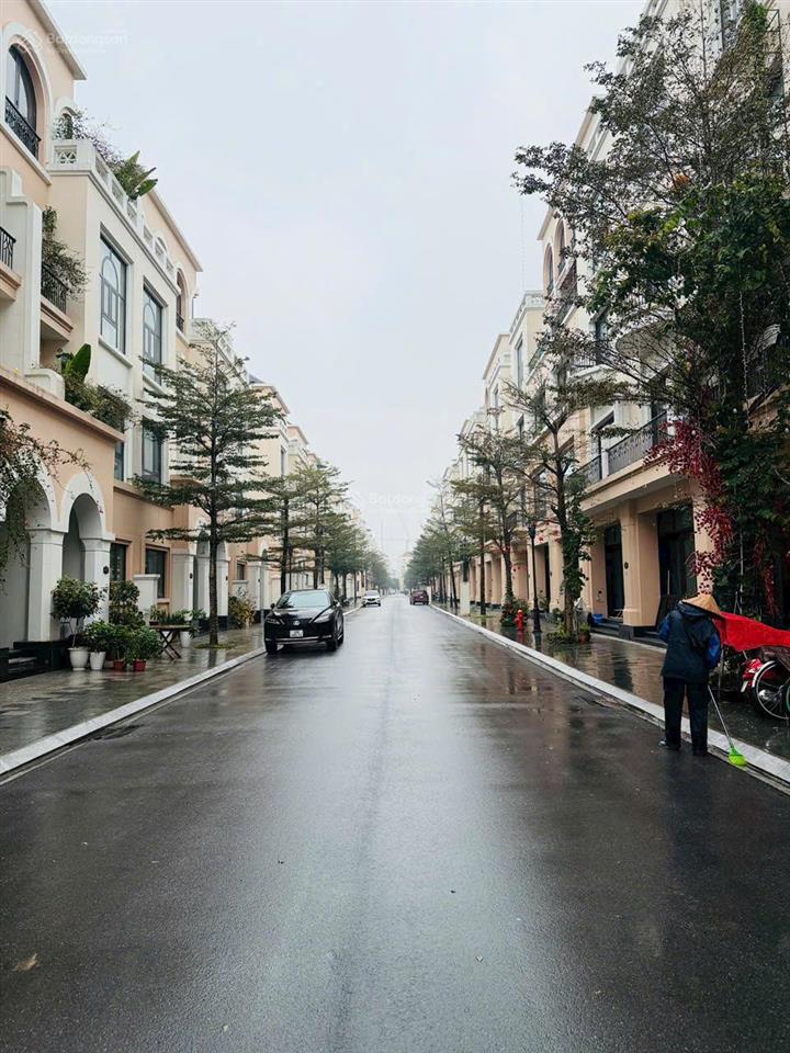 Cần bán gấp biệt thự 78m2 mặt tiền 6m, gần công viên bể bơi, thiết kế đẹp, diện tích sàn lớn