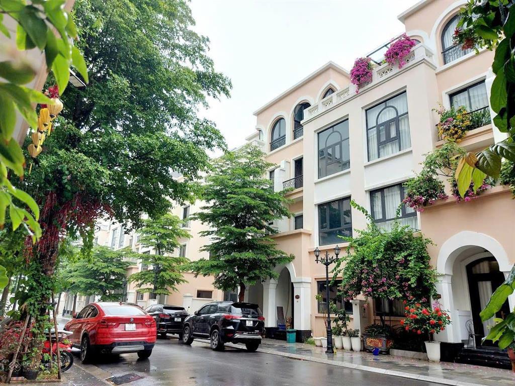 Cần bán gấp biệt thự 78m2 mặt tiền 6m, gần công viên bể bơi, thiết kế đẹp, diện tích sàn lớn