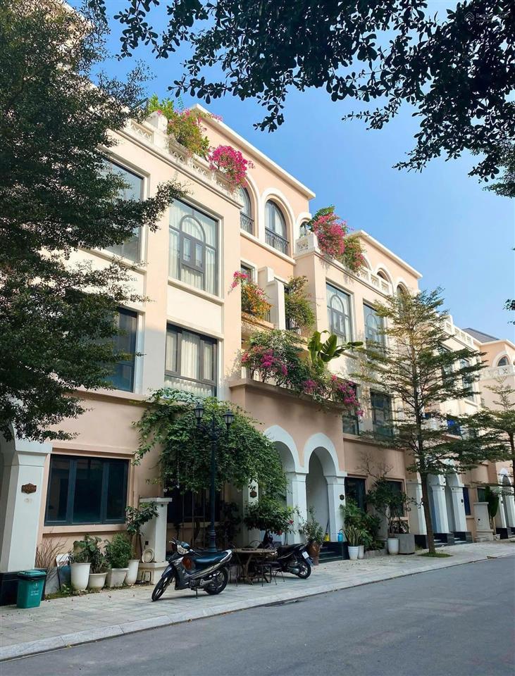 Cần bán gấp biệt thự 78m2 mặt tiền 6m, gần công viên bể bơi, thiết kế đẹp, diện tích sàn lớn