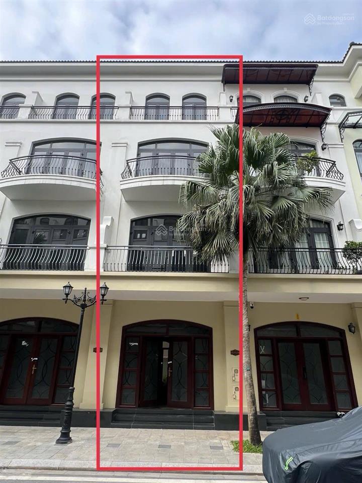 Cần tiền bán giá cam kết rẻ nhất thị trường chà là 63 m2 giá 8,4 tỷ. cạnh công viên bể bơi