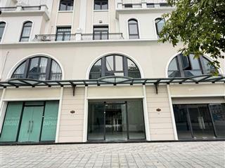 Cho thuê căn 109 m2, trục chính to 20 mét thích hợp làm văn phòng, kinh doanh buôn bán