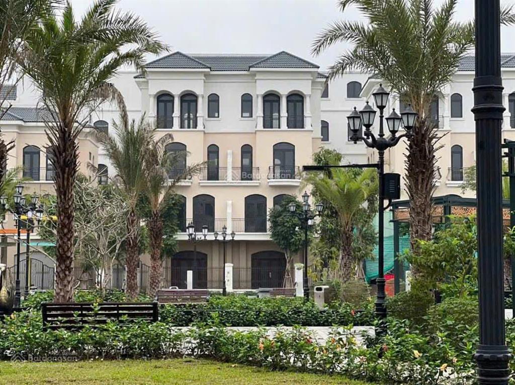 Bán gấp biệt thự song lập chà là 127,5 m2, cạnh ngay công viên, bể bơi, đã có sổ đỏ lâu dài