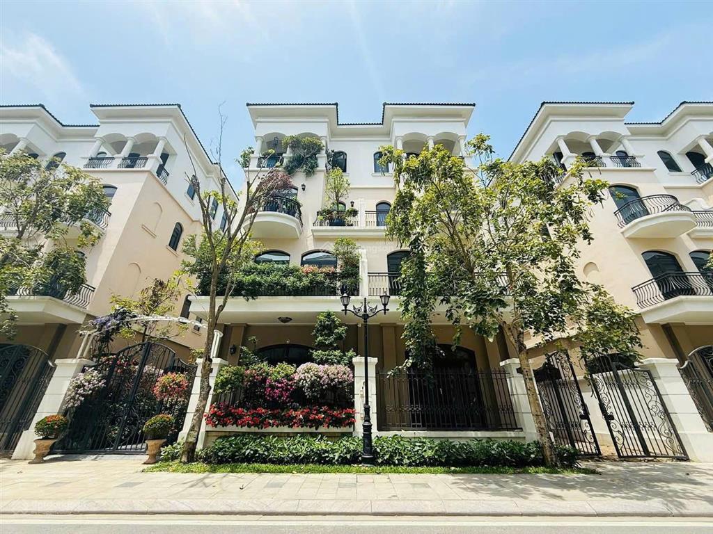 Bán gấp biệt thự song lập chà là 127,5 m2, cạnh ngay công viên, bể bơi, đã có sổ đỏ lâu dài