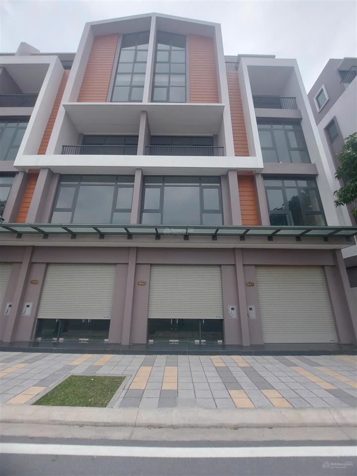 Bán căn shop 56m2 phố biển đối diện chung cư 40 tòa chung cư, gần sông venice, công viên sổ lâu dài