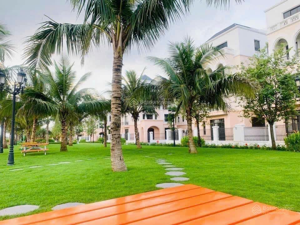 Hiếm có căn biệt thự tứ lập trong phân khu đóng đảo dừa sẵn sổ đỏ, cạnh công viên bể bơi pha lê