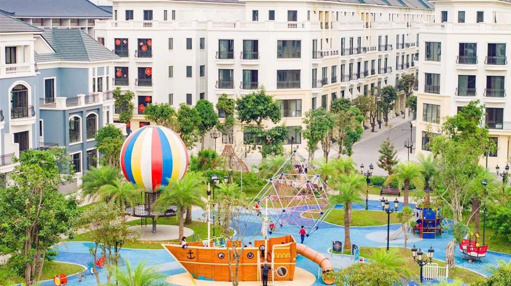 Bán căn góc san hô 132 m2, ngay ngã 3 sầm uất, cho thuê kinh doanh được luôn